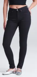 So Denim Lara Skinny Jeans SD014 worn by a model