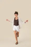 Spasso Ladies' Linen Short SP713 worn by a model, photo 3