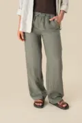 Spasso Eco-Friendly Ladies' Linen Washed Effect Trousers SP733 worn by a model, photo 3
