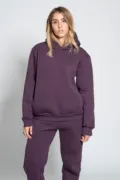 Vesti Mya - Unisex Urban Soft Hooded Sweatshirt VE817T worn by a model, photo 2